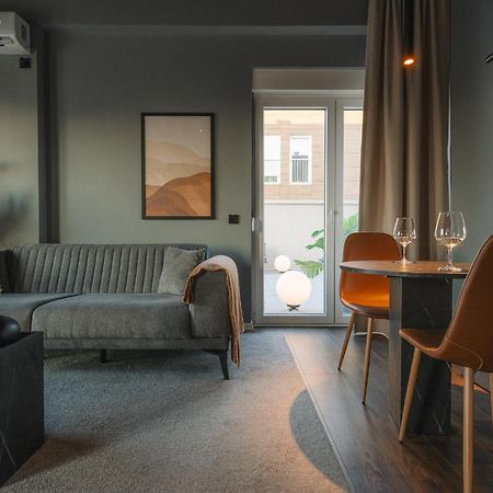 Etern Apart Hotel Prishtine Bagian luar foto