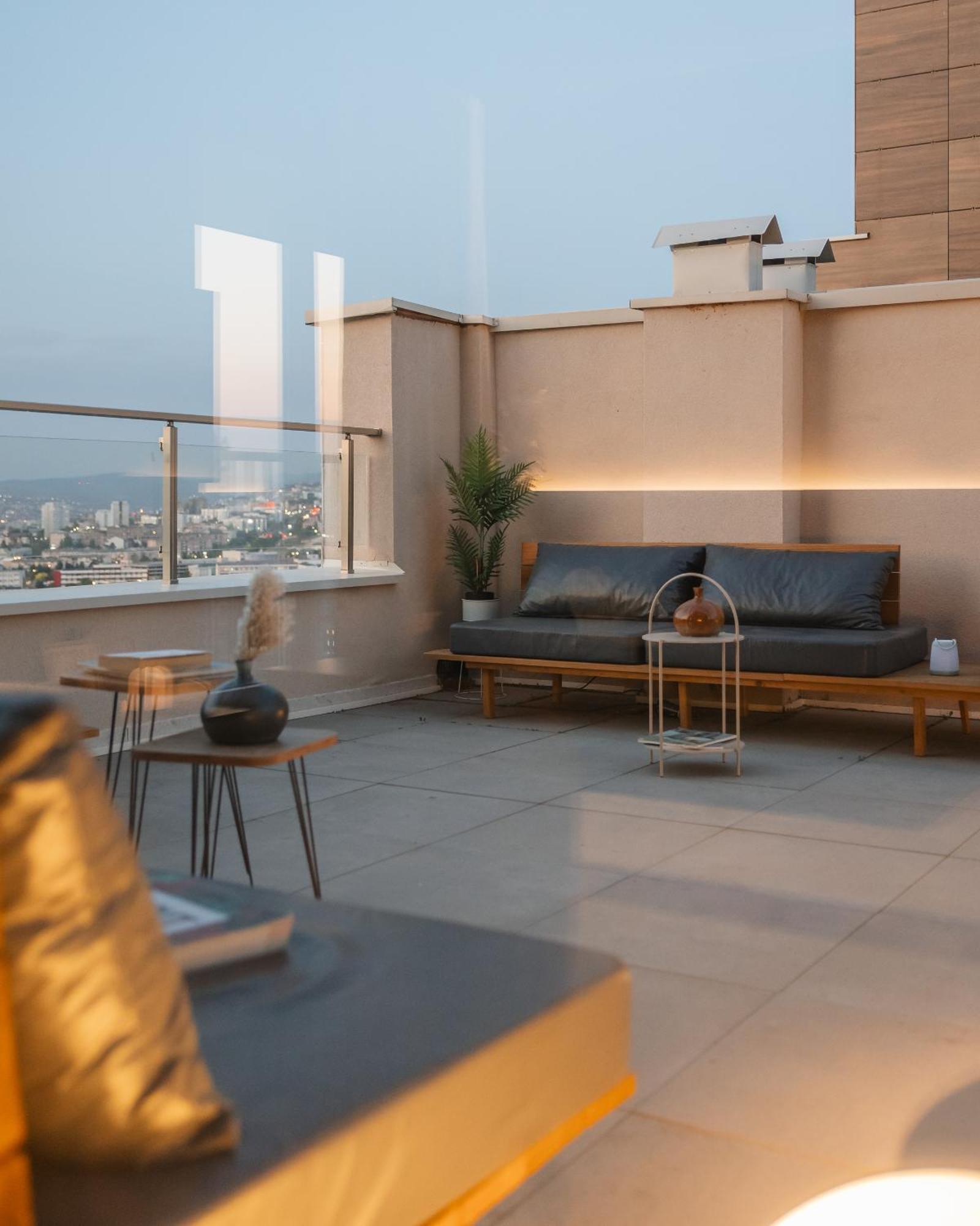 Etern Apart Hotel Prishtine Bagian luar foto